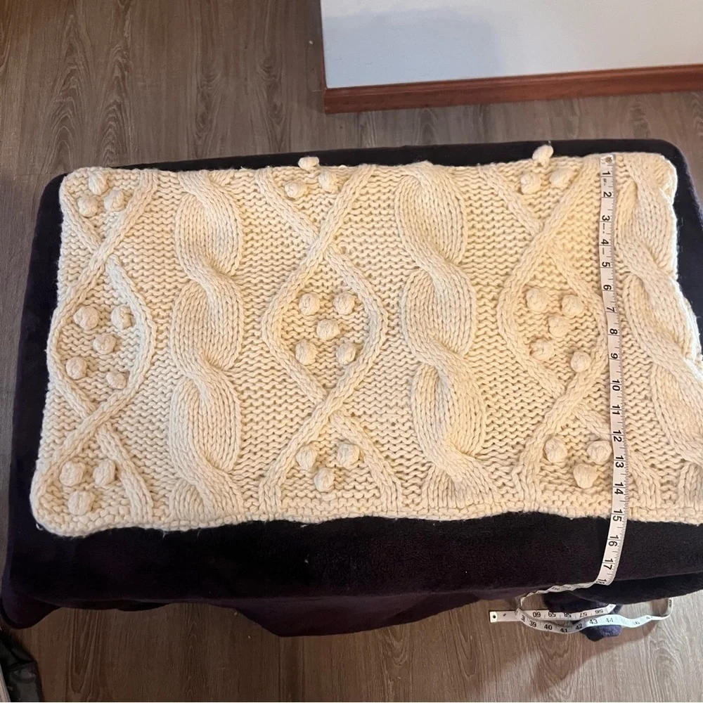 Pottery Barn Cream Sweater Pillow Shams Set, Zipper closure, soft. 2 Shams 16x26